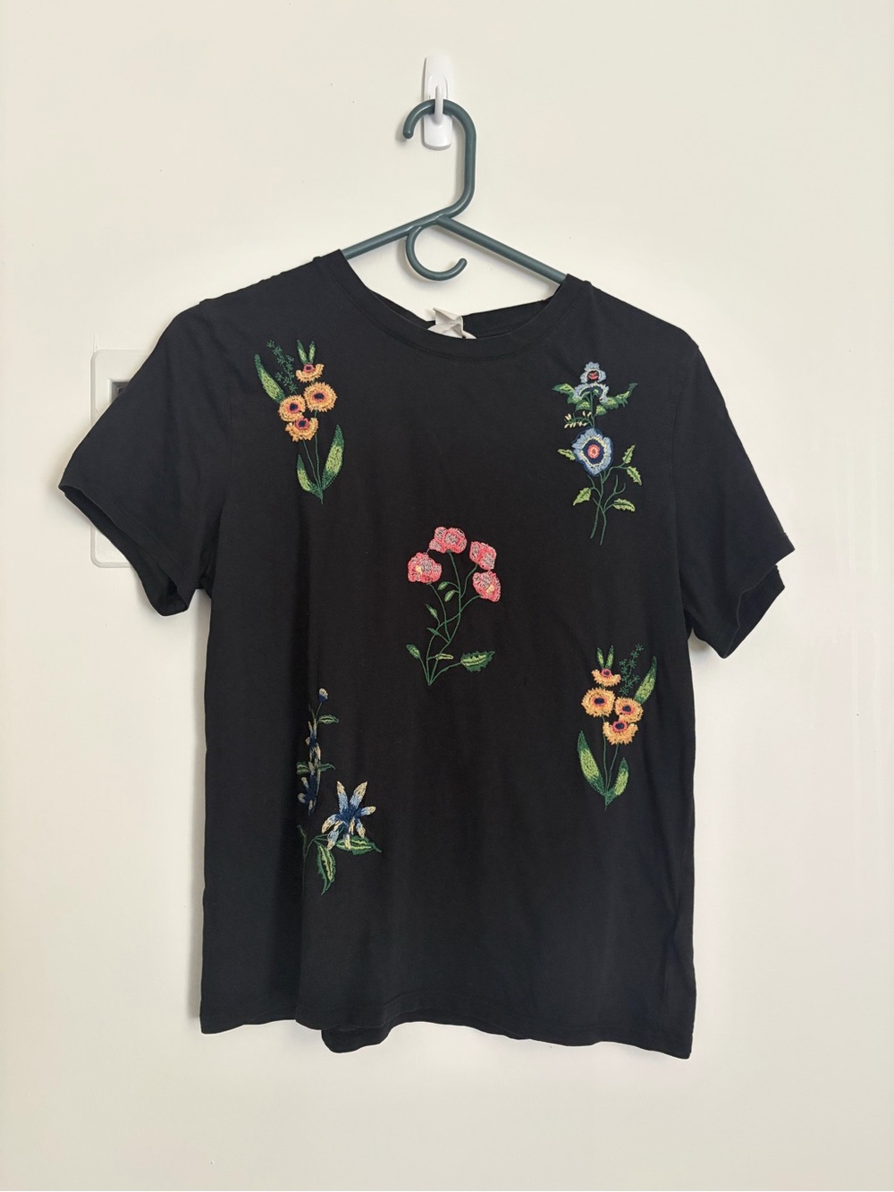 Embroidered Floral Black Short Sleeve Tee